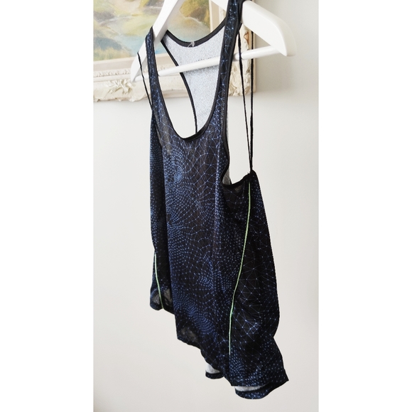 OYSHO galaxy workout top with racerback - Picture 3 of 5